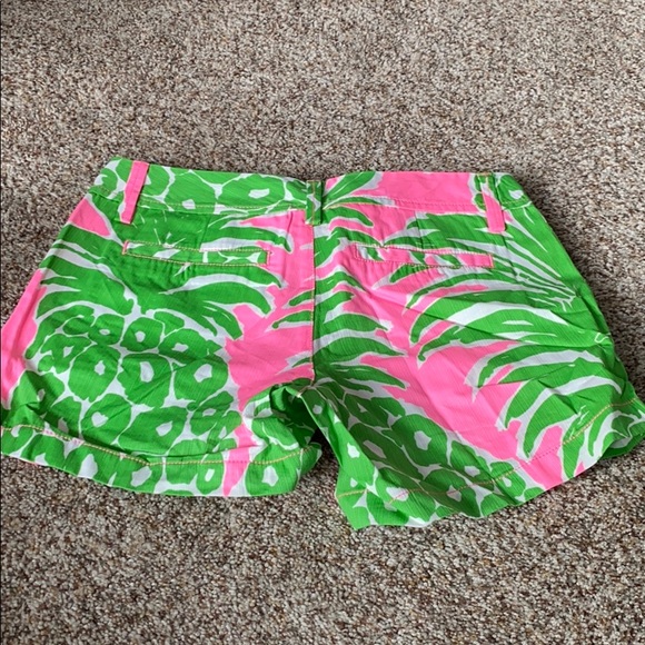 SOLD! SOLD! Lilly Pulitzer Callahan shorts - Picture 2 of 5